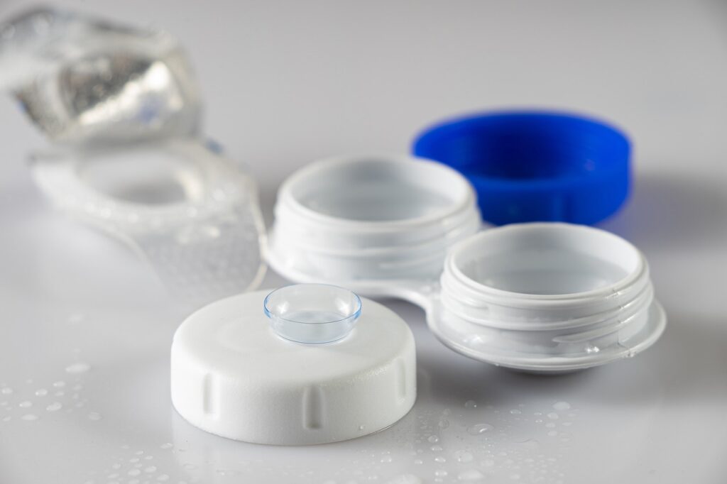 contact lenses, contact lenses container, eyes-4792987.jpg